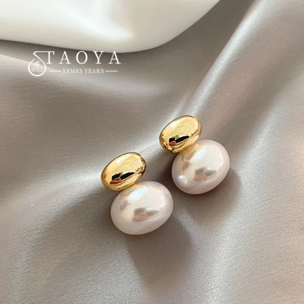 Gold Bean Spliced Flat Pearl Earrings, Korean Fashion